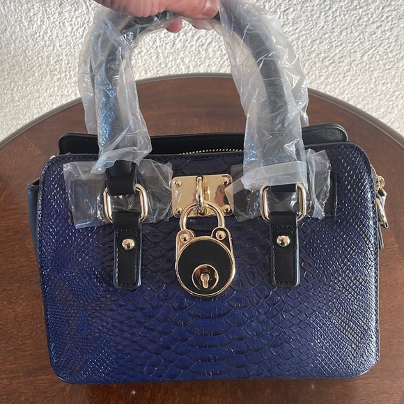 Handbag, purse, Rimen & Co. Navy blue with gold accent. New with tags. - Picture 4 of 4